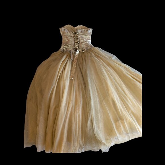 Stunning Gold Prom-Quinceañera Dress - Elegant Ball Gown with Straps - Picture 4 of 6